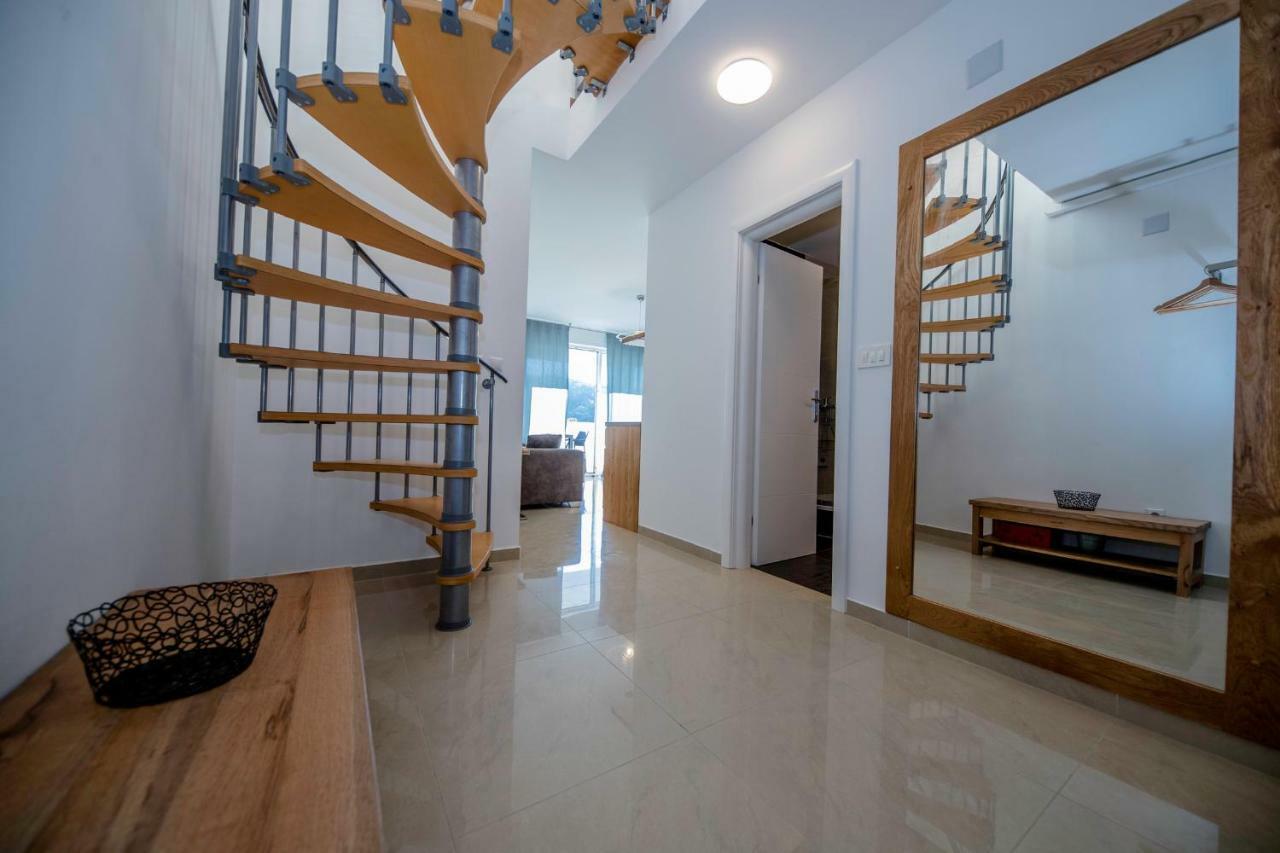 Palit 497/D, Apartment F 外观 照片